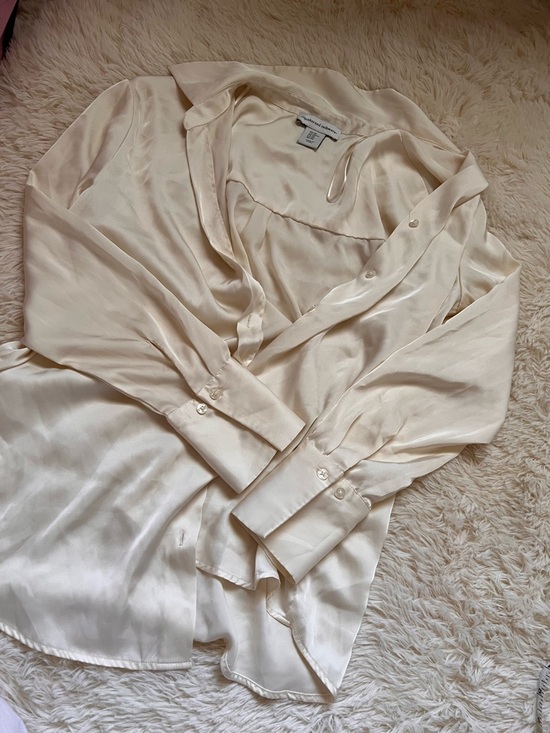 cupcakes & cashmere Tops - cupcakes & cashmere Ivory Satin Blouse